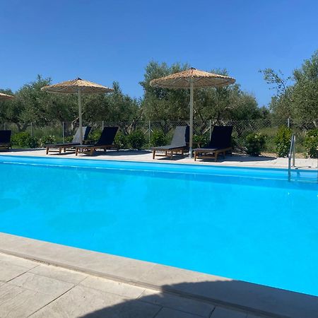 Three Charites Resort Gialova Exteriér fotografie