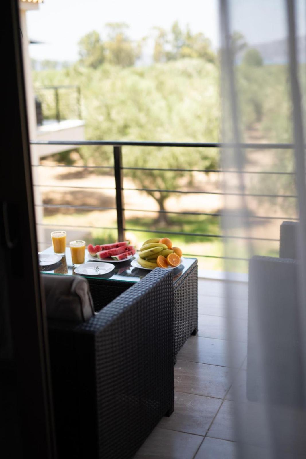 Three Charites Resort Gialova Exteriér fotografie