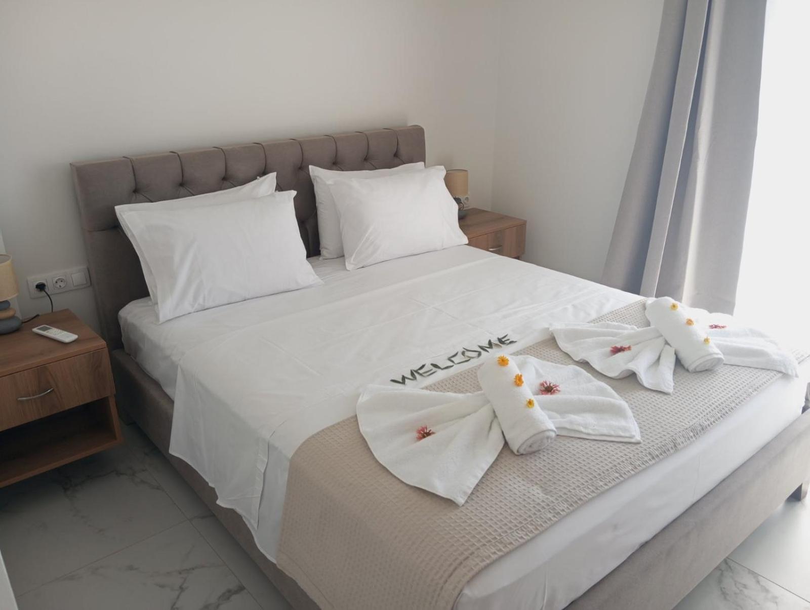 Three Charites Resort Gialova Exteriér fotografie