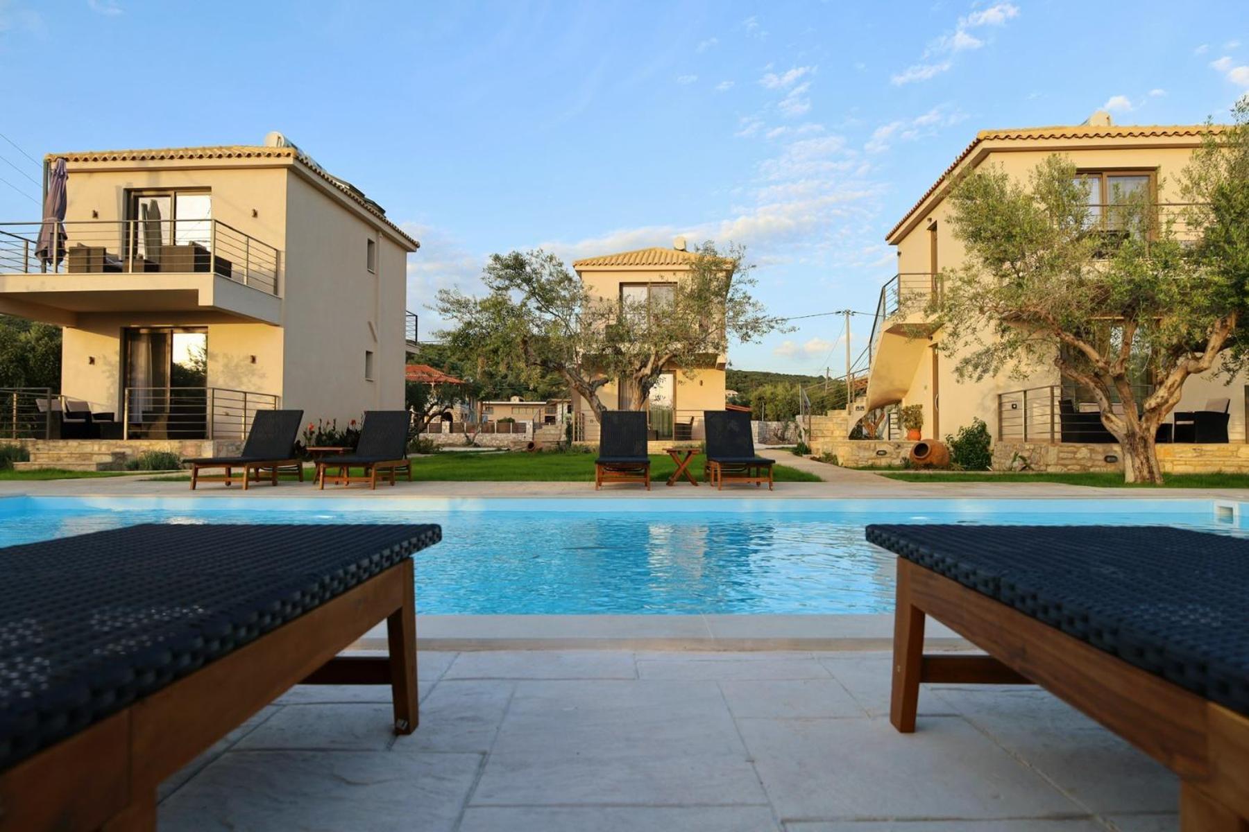 Three Charites Resort Gialova Exteriér fotografie